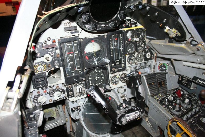 f106cockpittrainer6.jpg