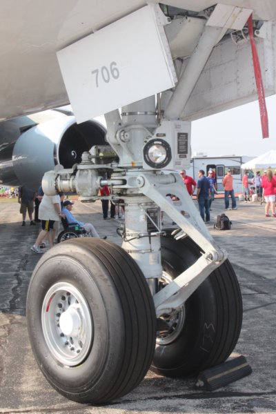 boeing747n706bl2.jpg