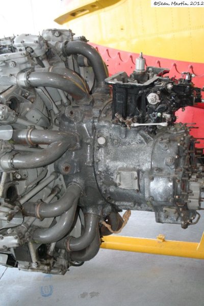 cl215fzbbt7.jpg