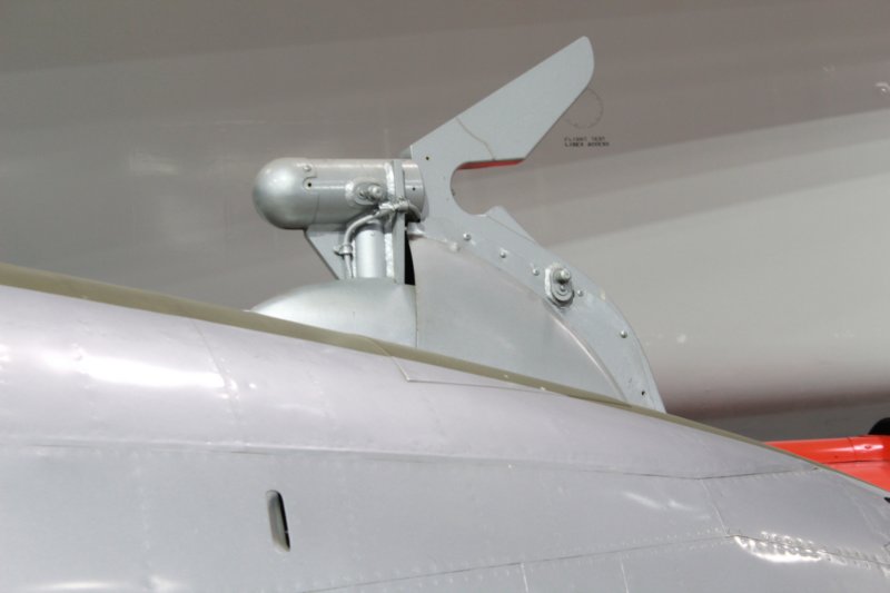 yrf84f4924304.jpg