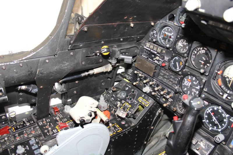 a7696197trainingcockpit5.jpg