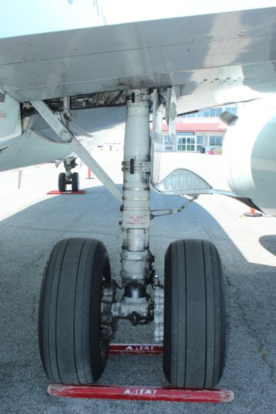 b737cgicn7.jpg