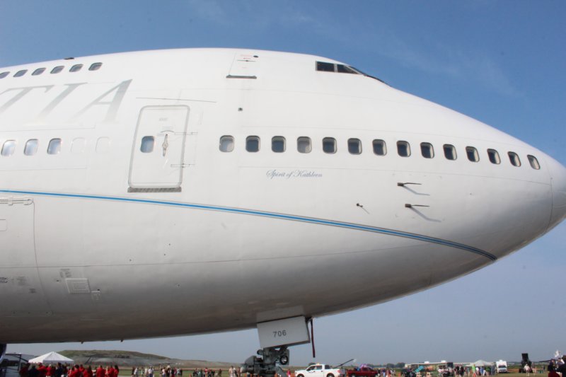 boeing747n706bl.jpg