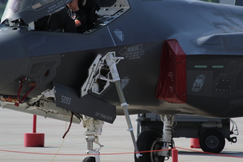 f35a8.jpg